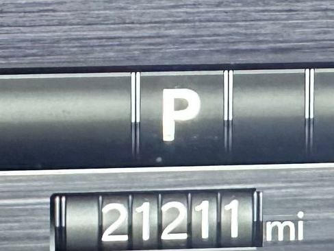 Used 2025 RAM 1500 Laramie image 25