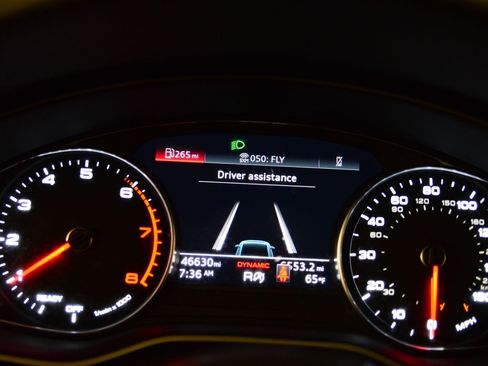 Used 2023 Audi A4 2.0T Premium w/ Convenience Package image 15