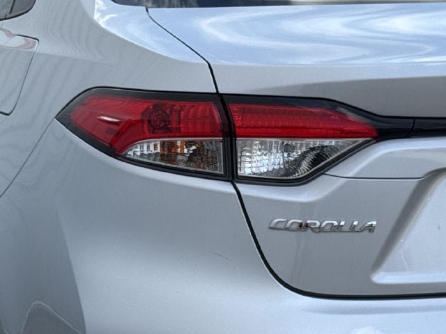 Used 2025 Toyota Corolla LE FWD image 6