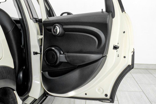 Used 2016 MINI Cooper 4-Door Hardtop FWD image 43