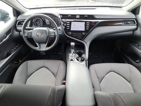 Certified 2019 Toyota Camry LE image 9