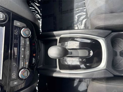 Used 2016 Nissan Rogue SV w/ SV Premium Package FWD image 22