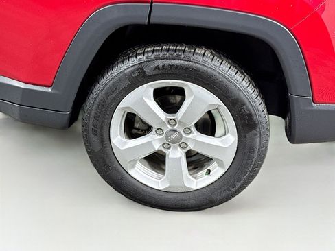 Used 2018 Jeep Compass Latitude w/ Popular Equipment Group AWD/4WD image 9