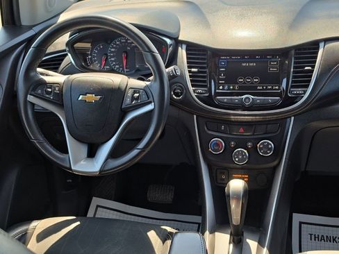 Used 2019 Chevrolet Trax LT w/ LT Convenience Package FWD image 20