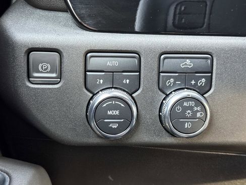 Used 2023 GMC Sierra 1500 Elevation image 11