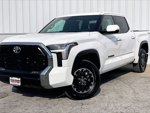 Used 2025 Toyota Tundra SR5 image 2