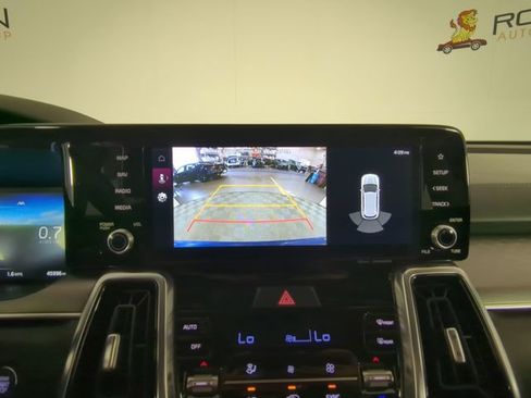 Used 2023 Kia Sorento SX AWD/4WD image 23