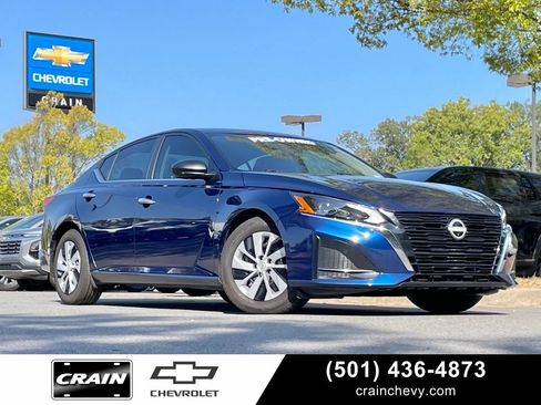 Used 2024 Nissan Altima 2.5 S FWD image 1