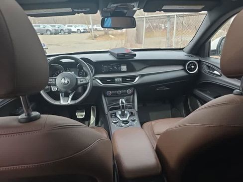Used 2023 Alfa Romeo Stelvio Ti image 6