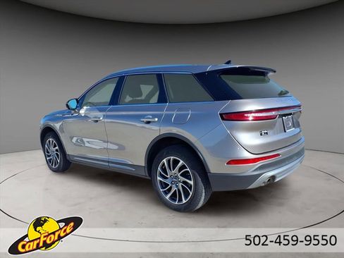 Used 2021 Lincoln Corsair AWD image 3