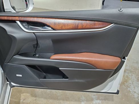 Used 2019 Cadillac XTS Luxury w/ Driver Awareness Package FWD image 16