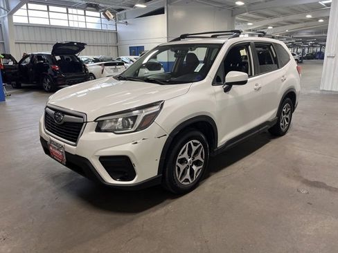 Used 2020 Subaru Forester Premium image 7