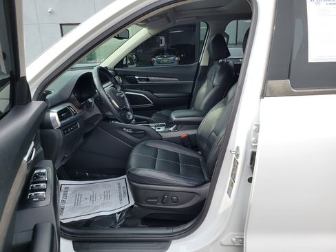 Used 2022 Kia Telluride EX w/ EX Premium Package AWD/4WD image 16