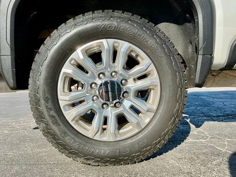 Used 2023 GMC Sierra 2500 Denali w/ Denali Ultimate Package image 22