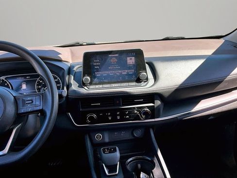 Used 2023 Nissan Rogue S FWD image 9