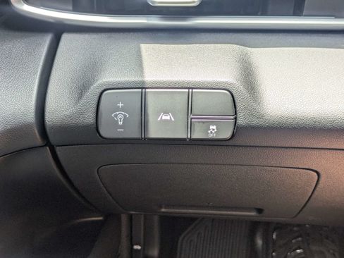 Used 2021 Hyundai Elantra Limited w/ Cargo Package FWD image 21