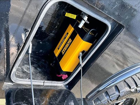 Used 2017 RAM 2500 Laramie AWD/4WD image 2