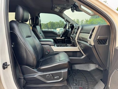 Used 2018 Ford F250 Lariat w/ Lariat Ultimate Package AWD/4WD image 18