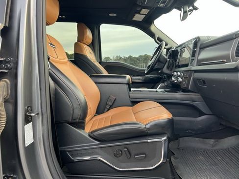 Used 2024 Ford F250 Platinum image 6