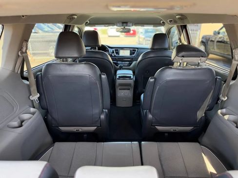 Used 2016 Kia Sedona SX FWD image 32