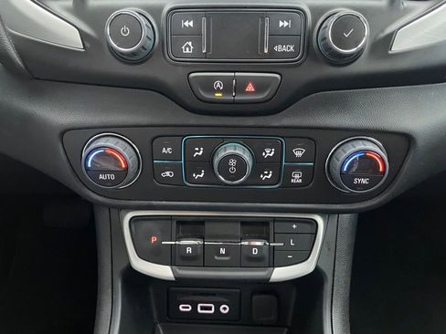 Used 2023 GMC Terrain SLT FWD image 18