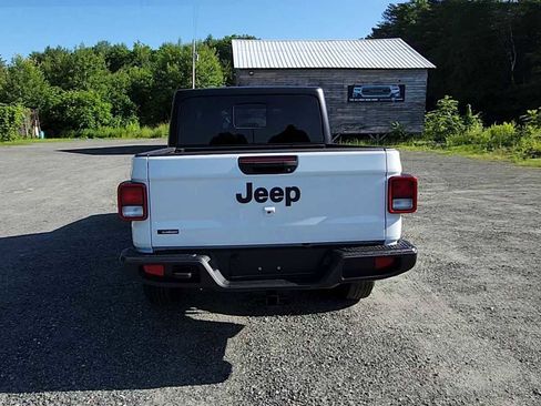 New 2023 Jeep Gladiator Sport image 7