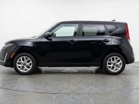 Used 2025 Kia Soul LX w/ LX Technology Package FWD image 5