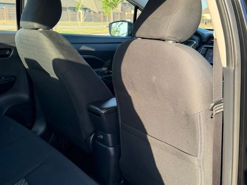 Used 2020 Nissan Versa S image 27