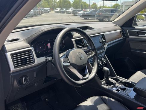 Used 2023 Volkswagen Atlas SE w/ Panoramic Sunroof Package AWD/4WD image 30