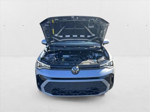 New 2025 Volkswagen Taos SE image 18