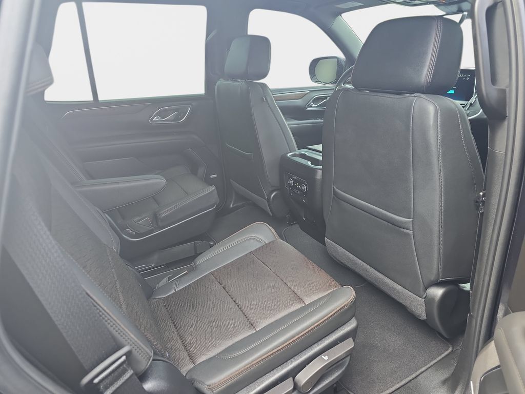 Used 2024 Chevrolet Tahoe High Country AWD/4WD image 14