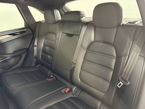 Certified 2026 Porsche Macan AWD/4WD image 21