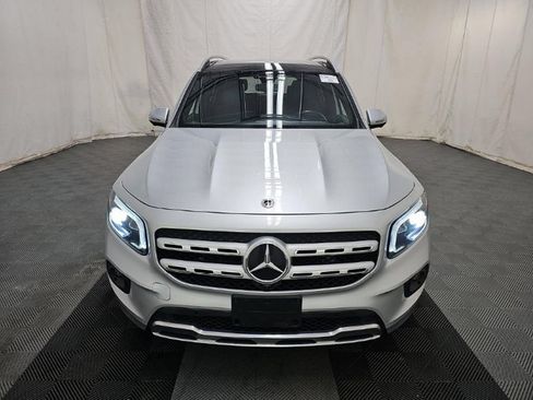 Used 2023 Mercedes-Benz GLB 250 4MATIC w/ Premium Package image 2