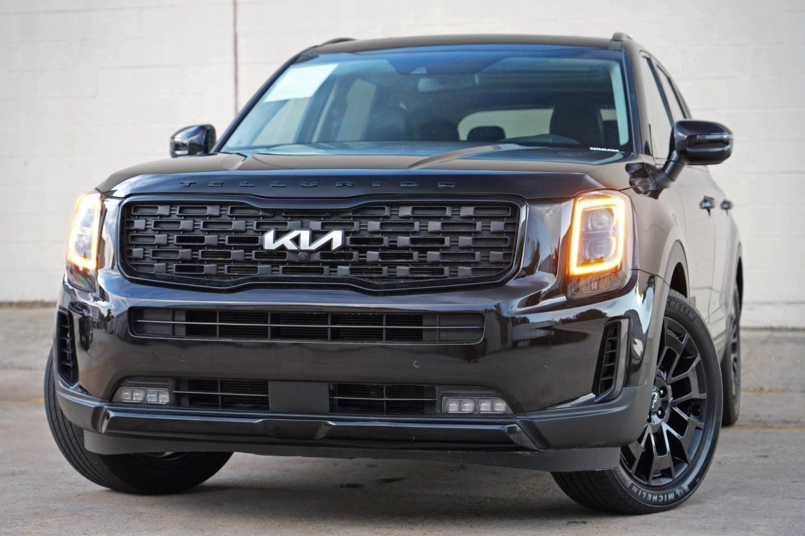 Used 2022 Kia Telluride SX w/ SX Prestige Package AWD/4WD image 3