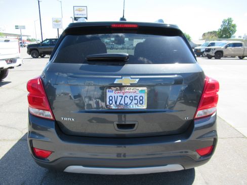 Used 2020 Chevrolet Trax LT FWD image 7