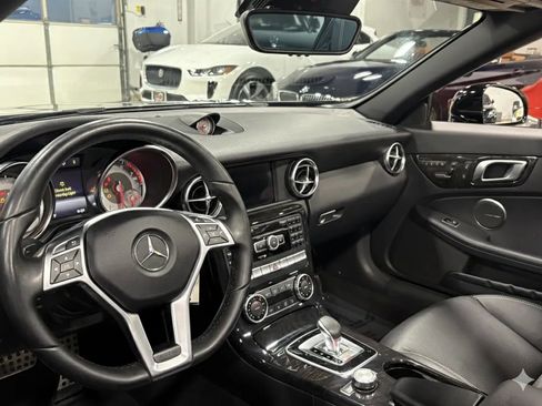 Used 2016 Mercedes-Benz SLK 300 image 9