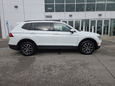 Certified 2021 Volkswagen Tiguan SE FWD image 2