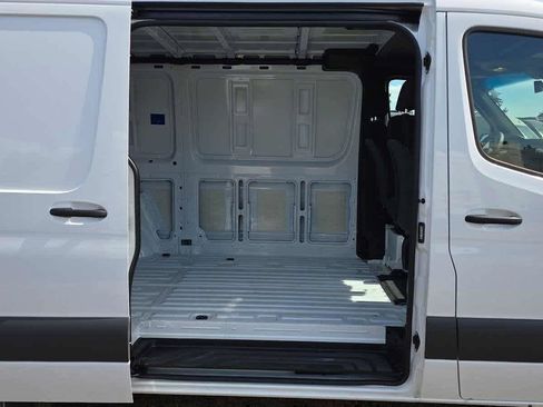 Used 2025 Mercedes-Benz Sprinter 2500 image 14