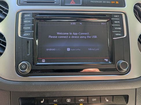 Used 2017 Volkswagen Tiguan S FWD image 23