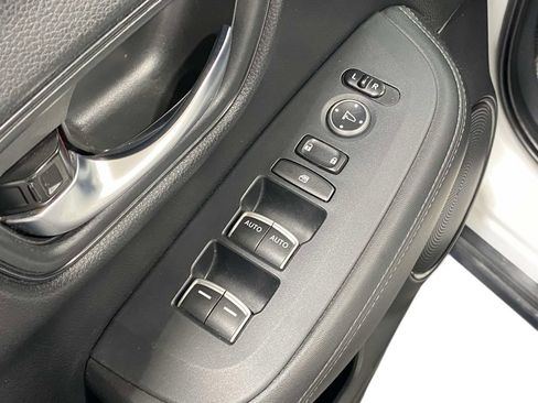 Used 2024 Honda HR-V EX-L image 18