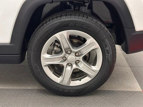 Used 2023 Jeep Compass Latitude AWD/4WD image 20