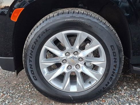 Used 2024 Chevrolet Suburban Premier w/ Premium Package image 34