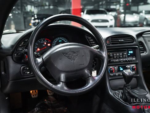 Used 2002 Chevrolet Corvette Convertible w/ Preferred Equipment Group2 image 18