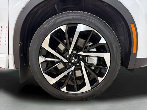 Used 2023 Mitsubishi Outlander SE AWD/4WD image 44