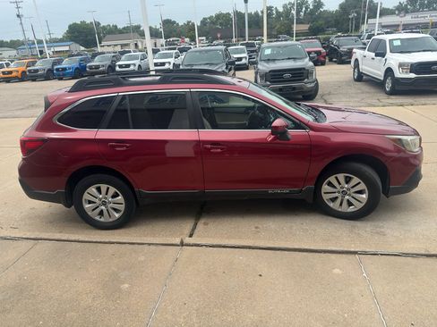 Used 2018 Subaru Outback 2.5i Premium AWD/4WD image 5