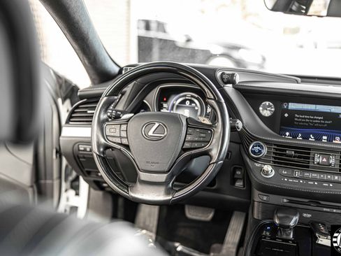 Used 2020 Lexus LS 500h AWD image 40