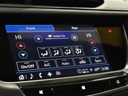 Used 2021 Cadillac XT5 Premium Luxury image 18