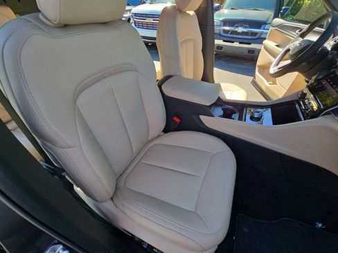 New 2025 Jeep Grand Cherokee L Limited RWD image 10