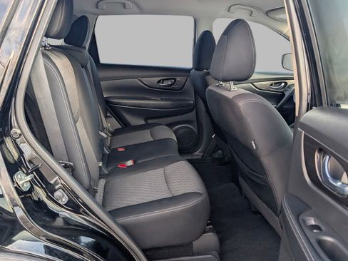 Used 2019 Nissan Rogue SV image 10