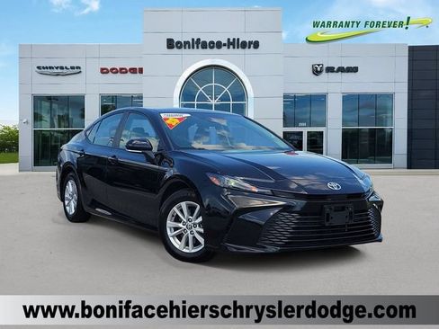 Used 2025 Toyota Camry LE FWD image 1